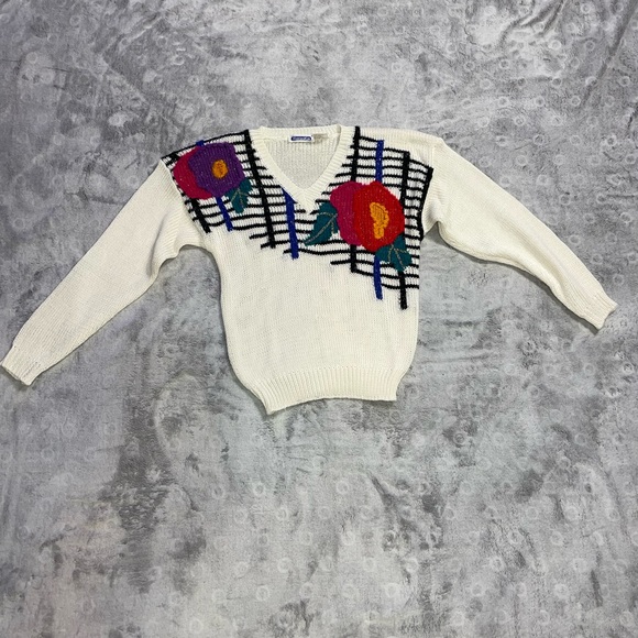 VTG Mariea Kim women’s white sweater with design at top in multicolor size small - Picture 1 of 7